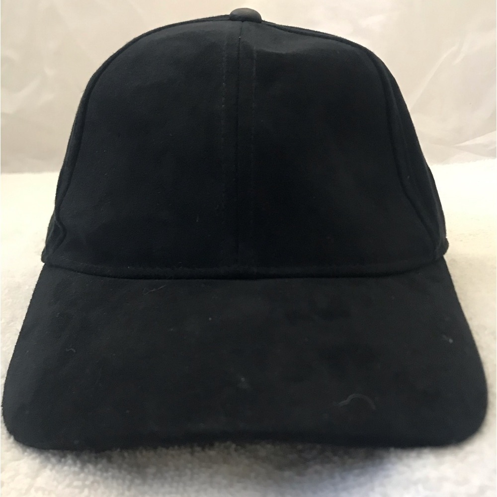 H & M Women's Fitted M/56 Black Velvet Designer Hat